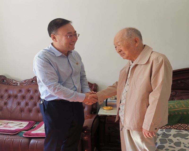 c2edaab08c42c1ec916ad18123fa46a_副本_调整大小.jpg