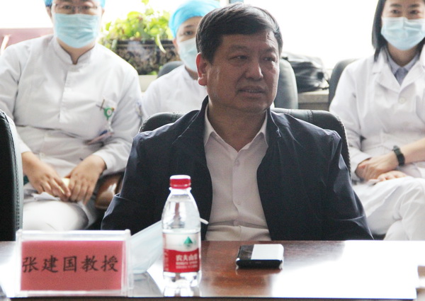 专家1.jpg